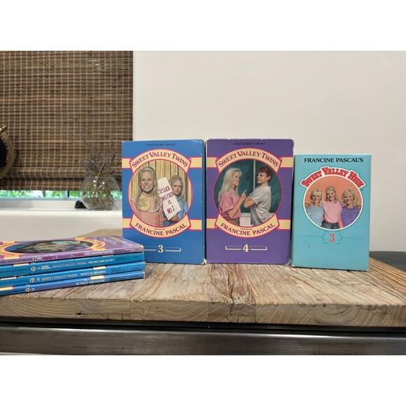 Lot of 15 Sweet Valley High Sweet Valley Twins Vintage by Francine Pascal Books - Picture 1 of 8